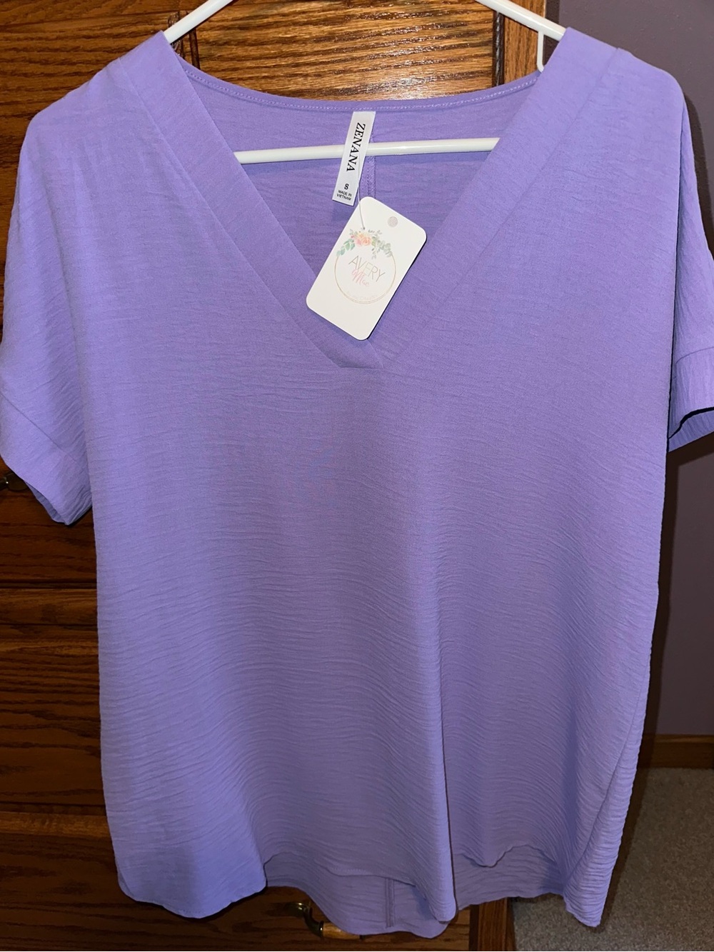 NWT Zenana Sz S Lavender V-Neck Short Sleeve Top
